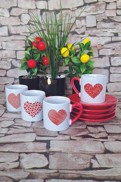 giftkonsept Heart Shapes Printed Red 4-Piece Porcelain Turkish Coffee Cup Set