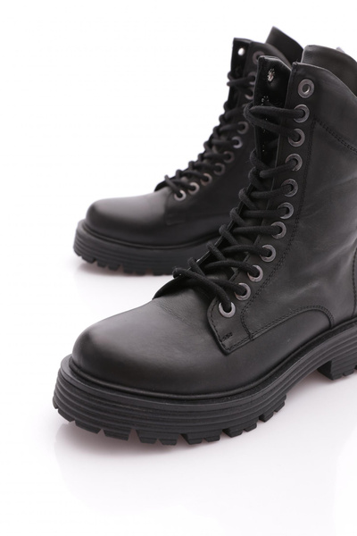 DGN 22564-22K Women's Thick Sole Lace Up Boots