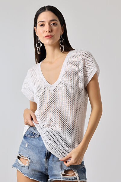 Marvine Γυναικεία πλεκτή μπλούζα με λαιμόκοψη σε σχήμα V δαντελωτή πλέξη Λευκή