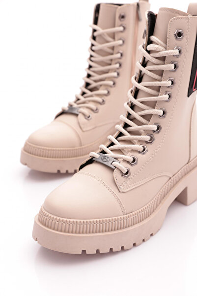 DGN K9062 Women's Laced Boots with Emblem Detail