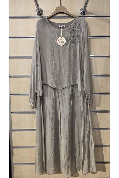 Park Moda Италианска копринена рокля с апликация и розов детайл