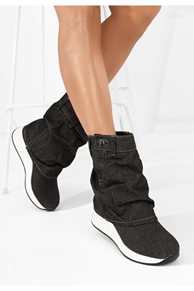 B T Shoes Черни боти на платформа Leanne