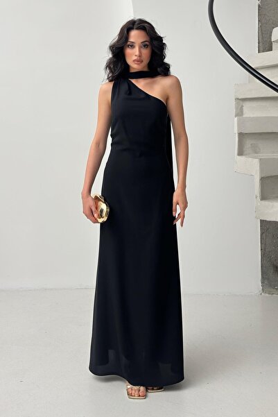 Serica Moda Rochie neagră cu un singur umăr cu detaliu de eșarfă