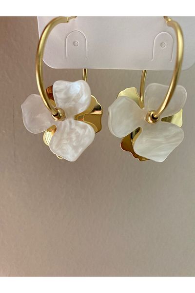 marsel aksesuar White Bone Flower Gold Dangle Earrings