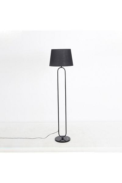 DEC13 Stylish and modern floor lamp.