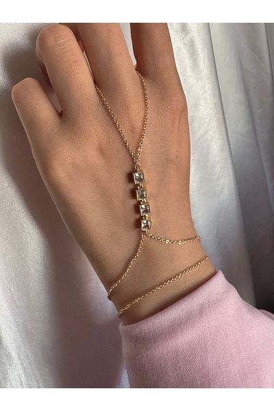 Petra Jeweils Square Stone Gold Adjustable Back Shahmeran