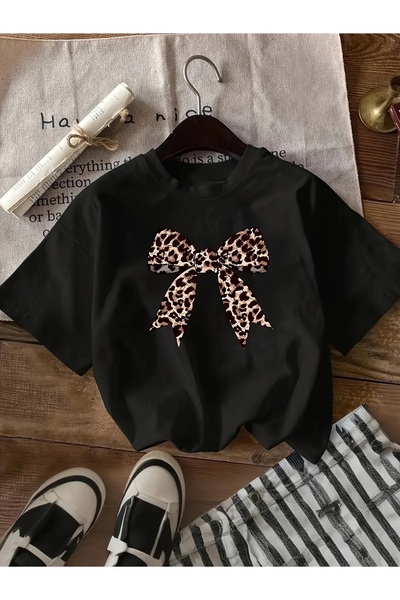 qubo sportswear & company تي شيرت qubo للجنسين من القطن المطبوع ذو رقبة دائري...