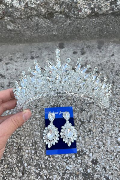 Hobigram Daisy Silver Crown and Wide Shuttle Earrings Set – Sparkling Evening Dress Bridal Set