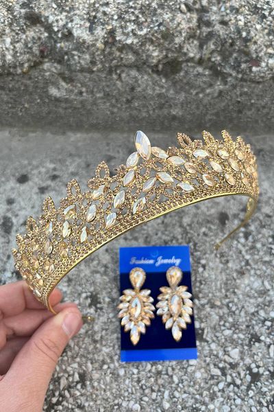 Hobigram Amara Gold Crown and Thin Shuttle Earring Set – Sparkling Evening Dress Bridal Set