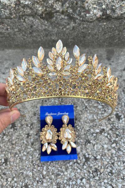Hobigram Madeline Bridal Set – Gold Crown and Three Shuttle Earrings Set, Henna Wedding Accessory