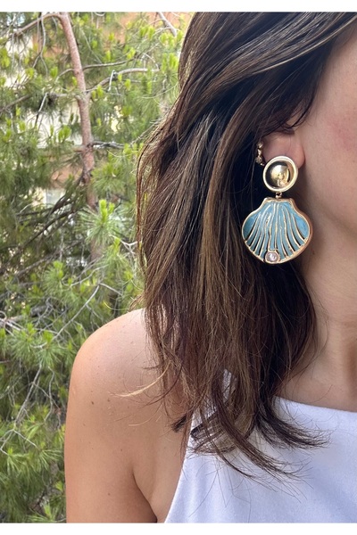 YENGEÇ Seashell Gold Detailed Earrings