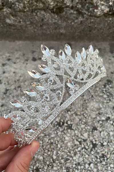 Hobigram Grace Silver Crown – Sparkling Stone Bridal Henna Crown, Wedding Evening Dress Accessory Model