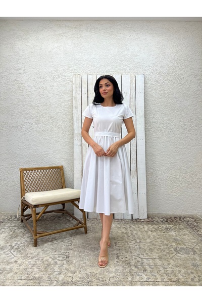 KÜÇÜĞÜM BUTİK Φόρεμα με λαιμόκοψη λευκό ποπλίνα με κορδόνι