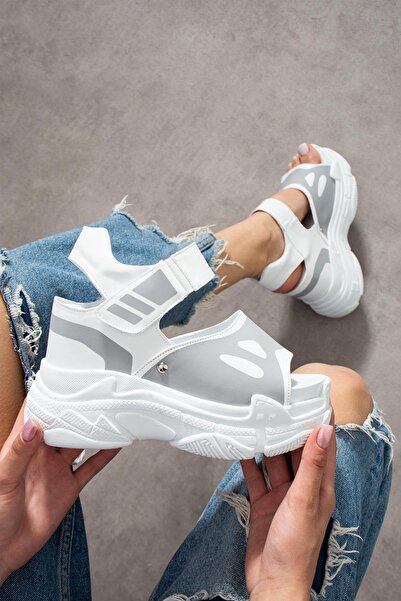 Modanizm صندل أليكسيا الأبيض