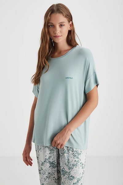 Catherine's Women's Short Sleeve Summer Pajamas Set – Plain Light Green Top & Floral Print Bottom C0T3N72