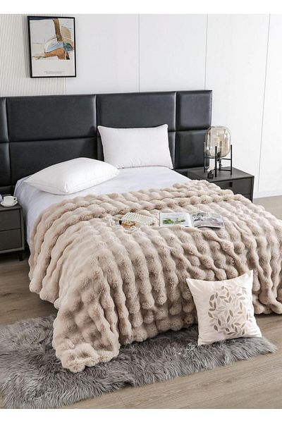 FIONNA.RO Rabbit Faux Fur Blanket With Zipper - Beige