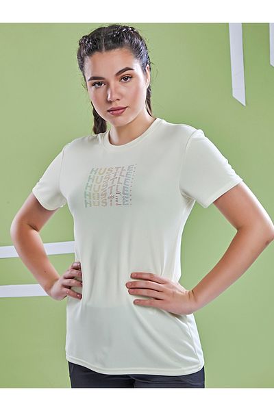 Technosport By Styli بلوزة بأكمام قصيرة وياقة دائرية وطبعة جرافيكية