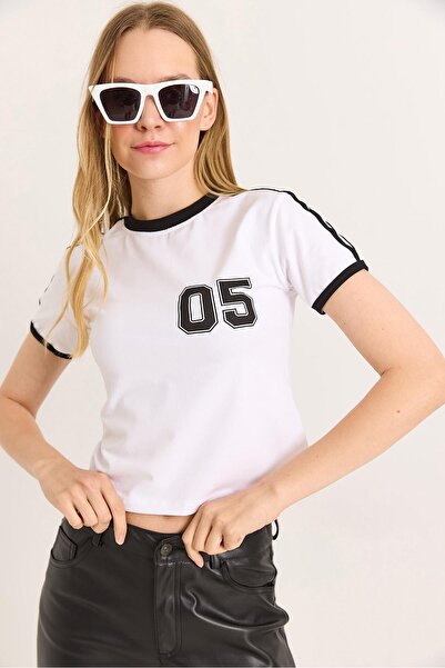 Raneel Kazançlı Alışveriş Crew Neck Stripe Detailed Crop Tshirt White