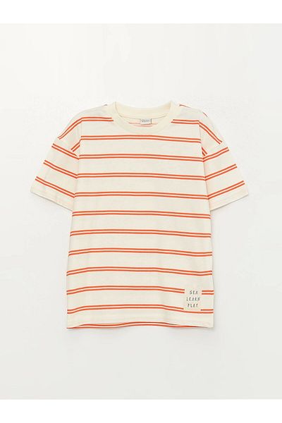 LC Waikiki Lcw Kids Ecru Comfortable Fit Boy's T-Shirt and Shorts