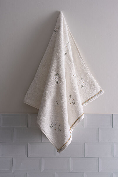 Nazik Home Nadia Daisy Embroidered Face Towel (50 X 90 cm)