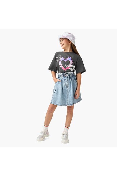 Juniors Graphic Print T-shirt with Short Sleeves and Crew Neck