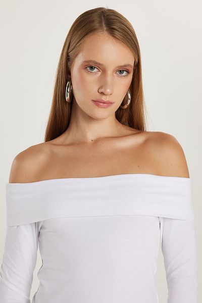 Tudors Bluză albă pentru femei, slim fit, cu mânecă lungă, cu decolteu barcă