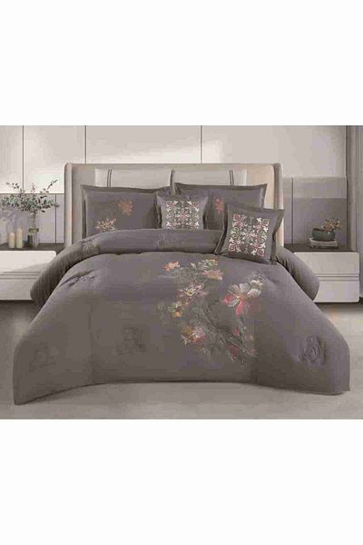 XI DUO A luxurious embroidered royal double bedspread to give you beauty and elegance to your room, made of microfiber, size 240*260 cm
