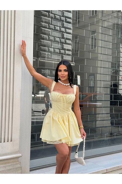 Bak Moda Rochie galbenă cu bretele brodate din dantelă