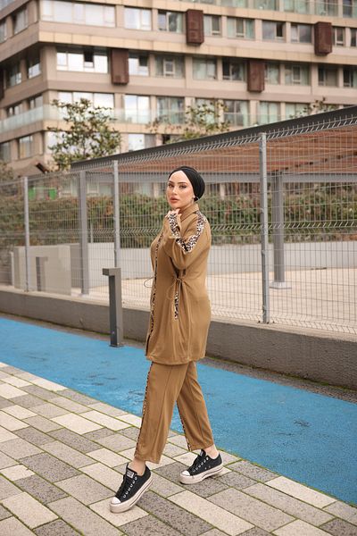 Ryzi Moda طقم بدلة رياضية نسائية بني اللون بسحاب مزدوج - بنطلون تونيك