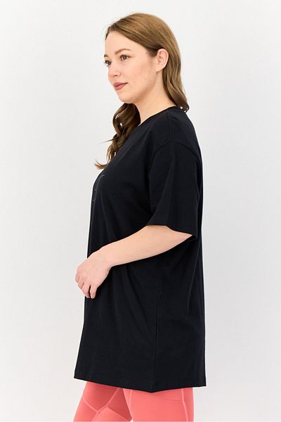 Nike Women Loose Fit Short Sleeve Outdoor T-Shirt, Black
