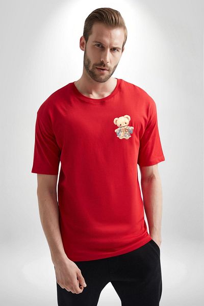 Angemiel Red Oversize Women's Men's Front Minimal Printed T-Shirt with Cute Teddy Bear Figure