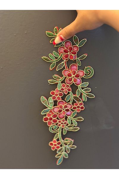 Gönülden Tasarım FOLIE ADESIVA CU FIER DE FIERDĂ BORDURIȚĂ FLORE DE RĂTĂ 32X12 CM Roșu