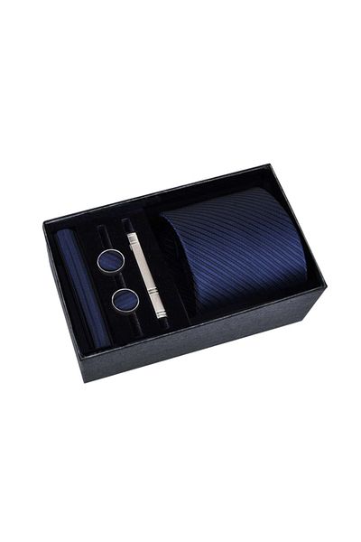 The Casius. Set pentru barbati, include cravata, batista de buzunar, butoni, clema de cravata in design clasic,