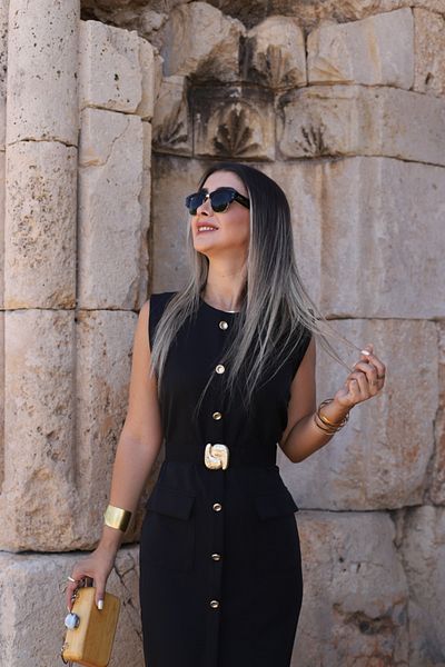 bytugcekaya Φόρεμα με λεπτομέρεια με μαύρη αγκράφα