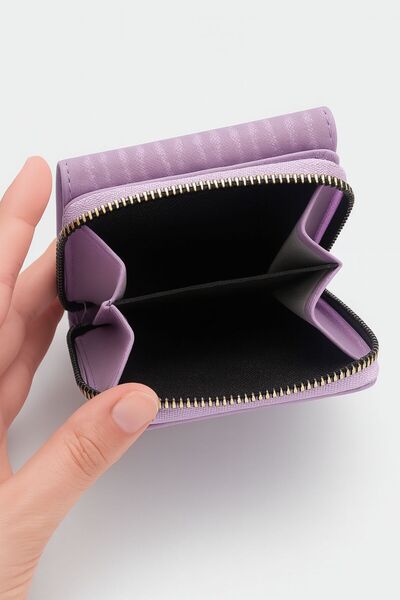 Timeless Şık ve Fonksiyonel Kadın Cüzdan – Metal Detaylı