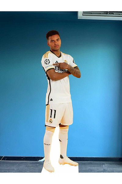 dakik reklam Rodrygo Model Full Size Model Man with Legs