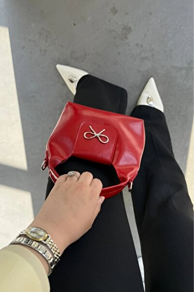 LEONAS Women's Hand and Shoulder Bag Kittye Red with Ribbon Buckle