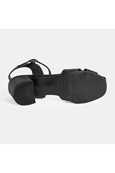 Desa Women's Black Adjustable Buckle Leather Heeled Sandals