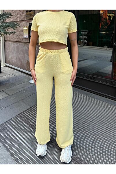 WeShaya Set cu decolteu crew din in modal galben cu model