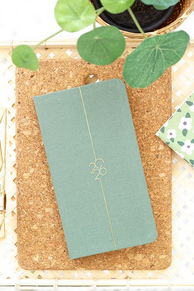 Matt Notebook Εβδομαδιαία λινό ημερολόγιο τσέπης 2026 με 12 μήνες πράσινο