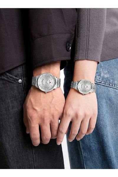 Naviforce Luxury Silver Couple Watch Set Stainless Steel Waterproof Roman Numerals