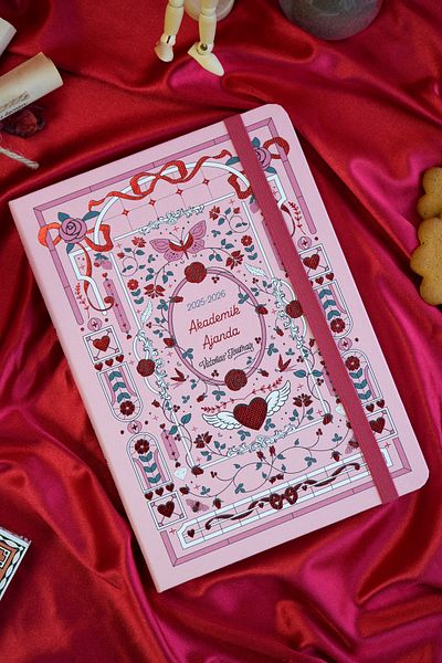 Victoria's Journals Σκληρό εξώφυλλο Α5 Ακαδημαϊκό Πρόγραμμα Εργασίας 2025-2026. 100 γρ. Χαρτί ιβουάρ χοντρό. Ελαστικό - Χειροποίητο