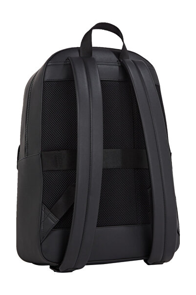 Tommy Hilfiger Batoh Foundation