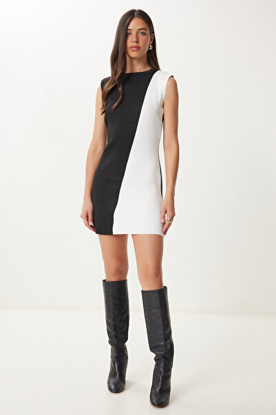 Happiness İstanbul Kadın Siyah Beyaz Kontrast Renkli Esnek Mini Triko Elbise YY00243