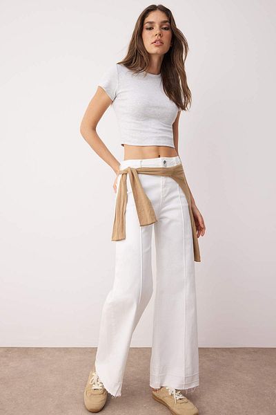 Trendyol Collection White High Waist Rib Detailed Wide Leg Jeans with Cut Out Legs Twoss25Je00310