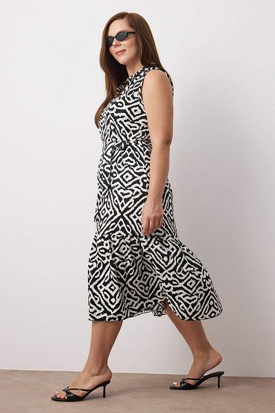 Trendyol Curve Black Geometric Printed Zero Sleeve V Neck Skirt Ruffled Midi Knitted Dress