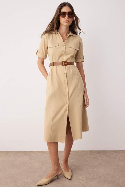 Trendyol Collection Плетена рокля от норка с колан, обикновен джоб и детайли, миди кройка TWOSS25EL00704