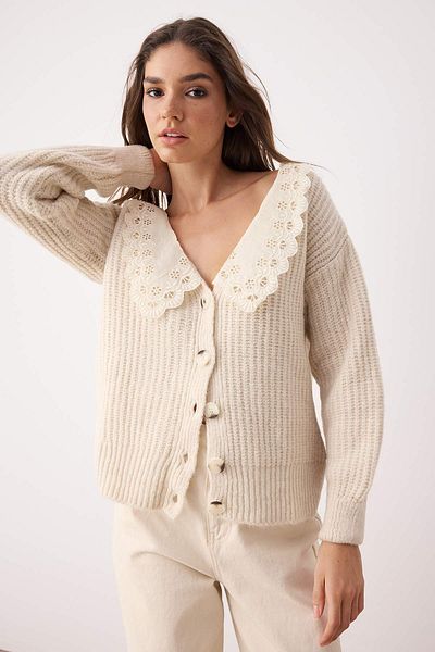 Trendyol Collection Beige Collar Shirt Garnish Soft Texture V-Neck Knitwear Cardigan Twoaw26Hi00058