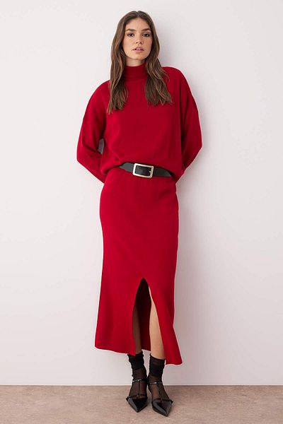 Trendyol Collection Dunkelrotes Rollkragen-Strickoberteil mit Rock TWOAW24AU00035
