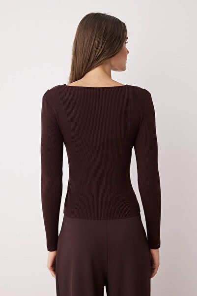 Trendyol Collection Кафяв пуловер от първокласна/специална прежда с прилепнал/драпирано трикотажно изделие TWOAW26KZ00061